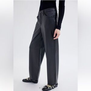 Levi's baggy dad faux leather black jeans 26x30